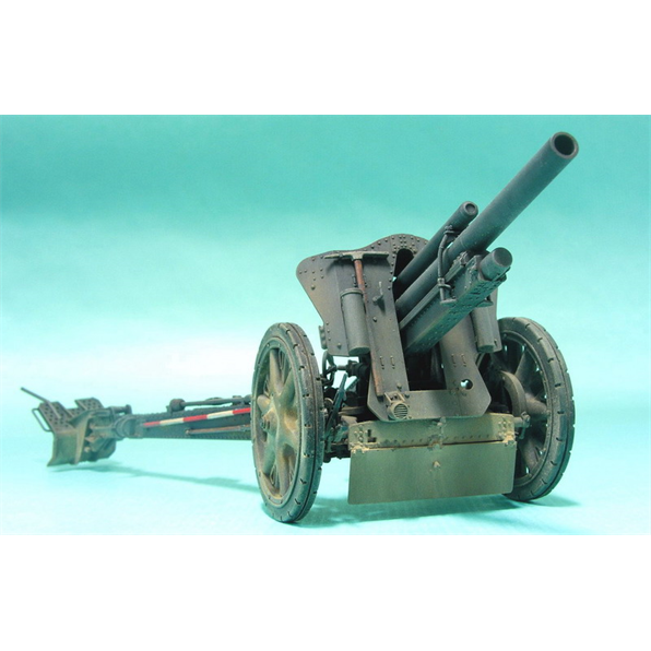 leFH18 10.5cm Howitzer