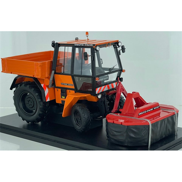 Deutz Intrac 2004 w/Hopper Communal