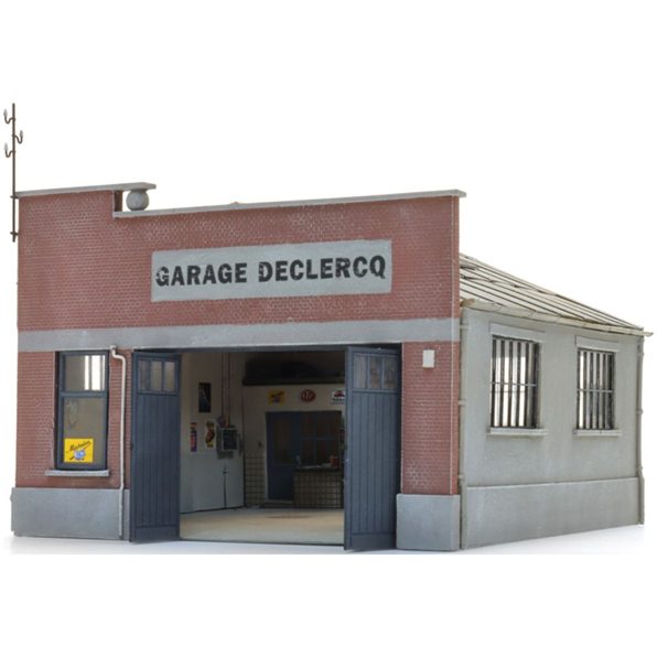 Belgian Garage w/Interior Kit Kit