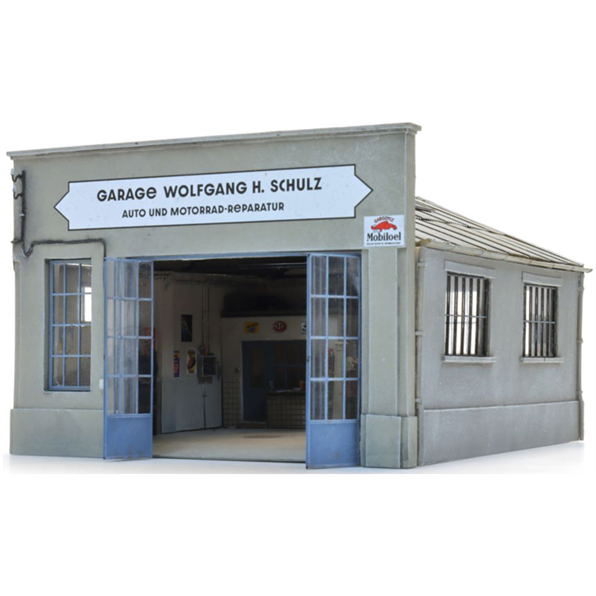 German Garage w/Interior Kit Kit