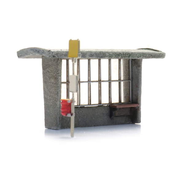 Concrete Bus Shelter with Bus Stop Sign 1:160 Ready-Made, Painted