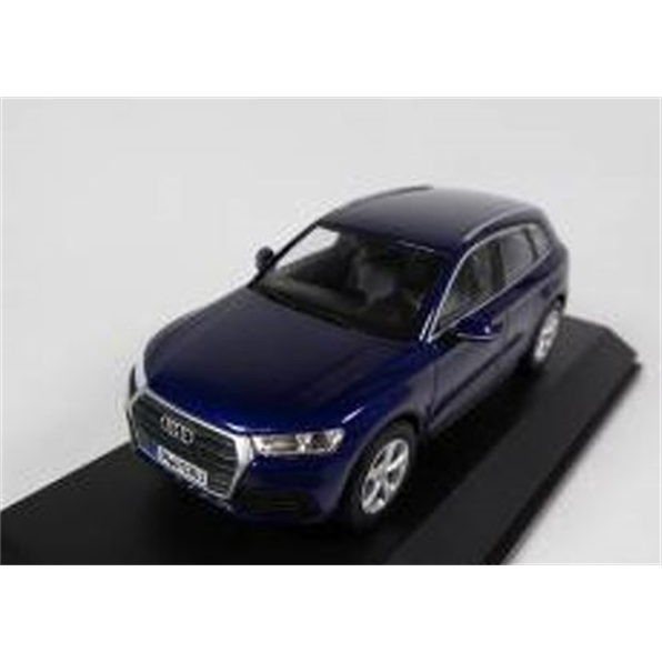 Audi Q5 Navarra Blue (iScale)