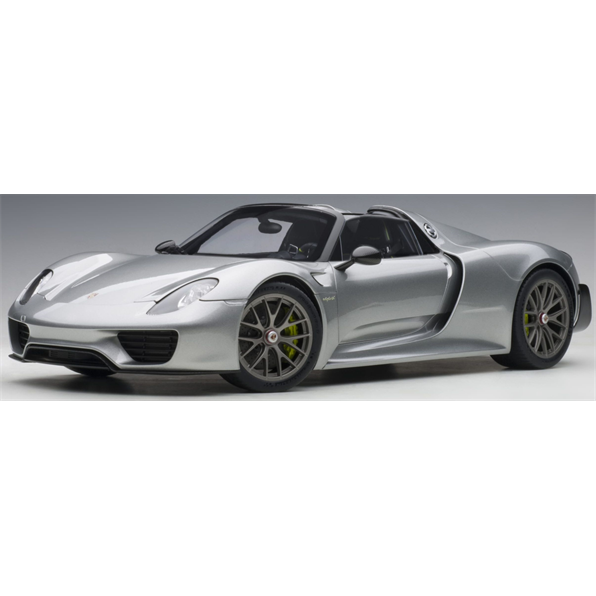 Porsche 918 Spyder 2013 (GT silver) workable rear spoiler and fuel cap