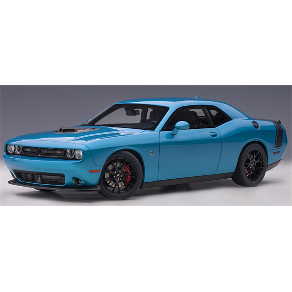 Dodge Challenger 392 Hemi Scat Pack Shaker 2018 B5 Blue Pearl Coat