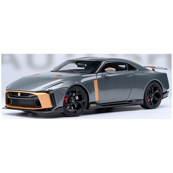 Nissan GT-R50 by Italdesign Goodwood Liquid Kinetic Grey/Energetic Sigma Gold