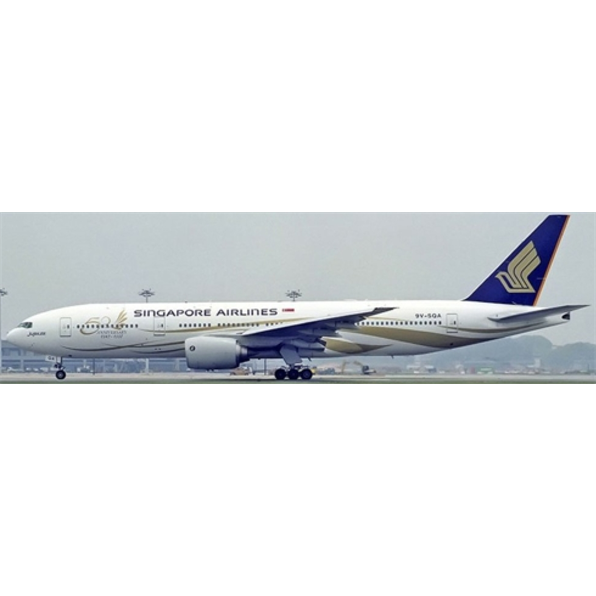 Boeing 777-212ER 9V-SQA Sinapore Airlines Detachable Gear