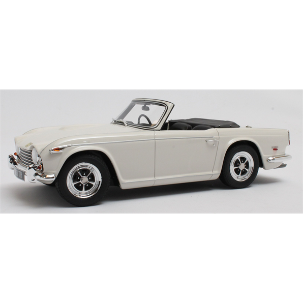 Triumph TR5 P.I. White 1967-1968