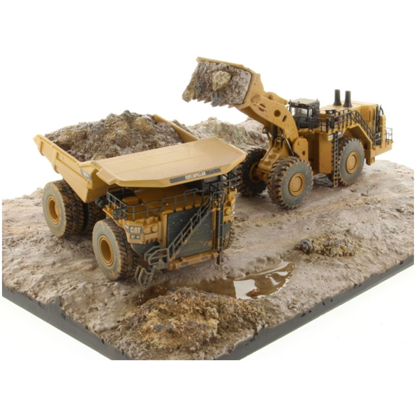 Diorama Set Cat 994K Wheel Loader and 797 Mining Truck Weathered