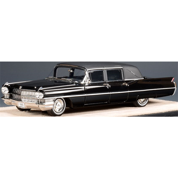 Cadillac Fleetwood Formal Limo Black Landau Top 1965