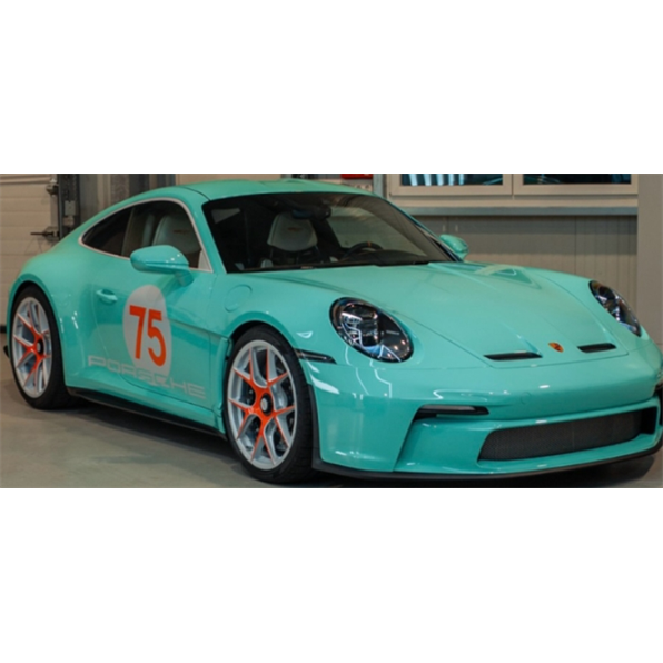 Porsche 911 (992) Mint Green 2025