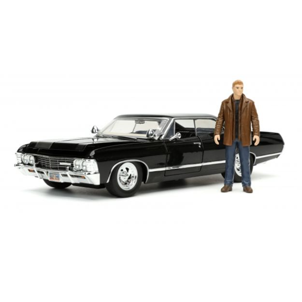 Chevy Impala 1967 w/Dean Winchester Figure