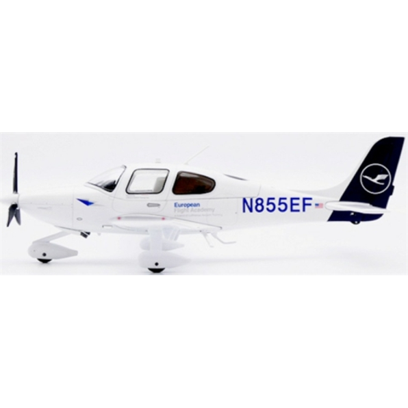 Cirrus SR20 European Flight Academy (Lufthansa Training) N855EF w/Stand