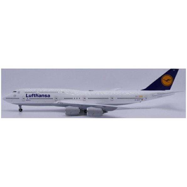 Boeing 747-8 Lufthansa OC1500th Boeing 747 D-ABYP w/Stand