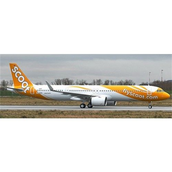 Airbus A321NEO Scoot 9V-TCA with Antenna