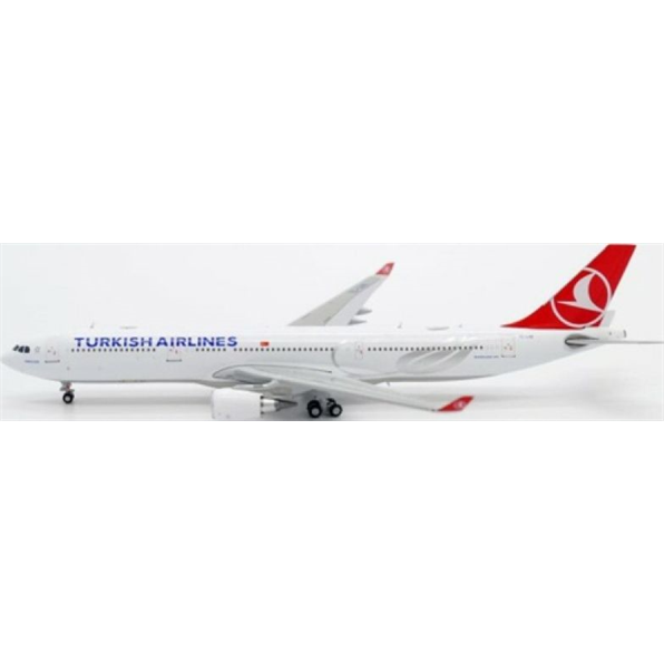 Airbus A330-300 Turkish Airlines TC-LNE w/Antenna