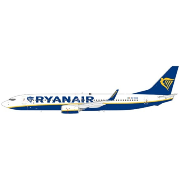 Boeing 737-800 Ryanair EI-GXN w/Stand