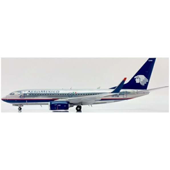 Boeing 737-700 Aeromexico Polished XA-CAM w/Stand