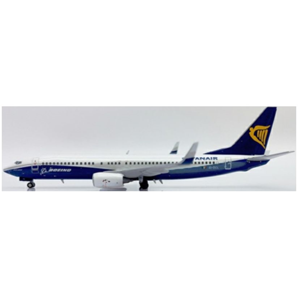 Boeing 737-800 Dreamliner Ryanair EI-DCL w/Antenna