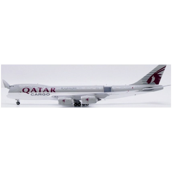 Boeing 747-8F Qatar Airways Cargo Interactive Series A7-BGB w/Antenna