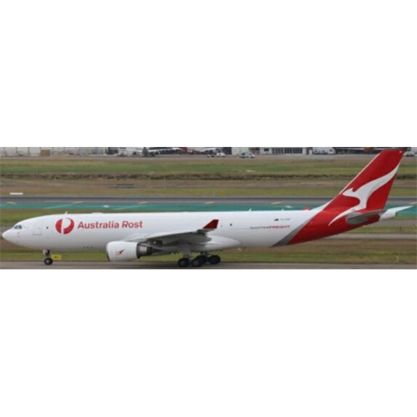 Airbus A330-200P2F Qantas Freight VH-EBF w/Antenna