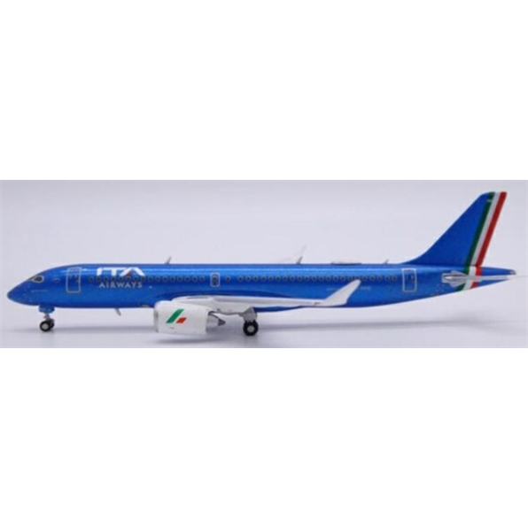 Airbus A220-300 ITA Airways EI-HHO w/Antenna