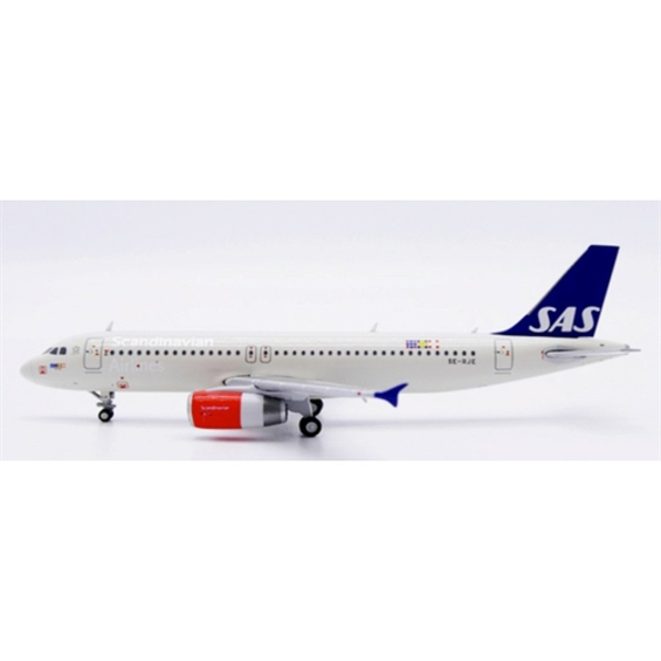 Airbus A320 SAS Scandinavian Airlines SE-RJE w/Antenna