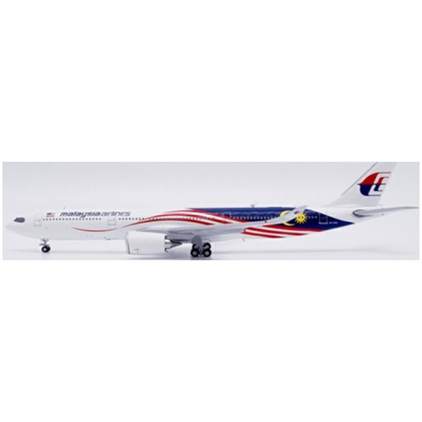 Airbus A330-900NEO Malaysia Airlines 9M-MNH w/Antenna