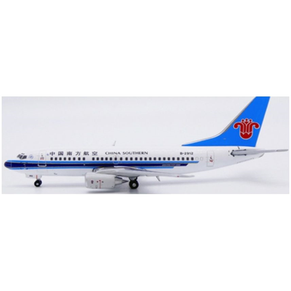 Boeing 737-500 China Southern Airlines B-2912 w/Antenna