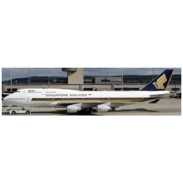 Boeing 747-400 Singapore Airlines Megatop 9V-SPM w/Antenna