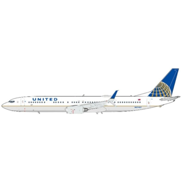 Boeing 737-900ER United Airlines N37437 w/Antenna