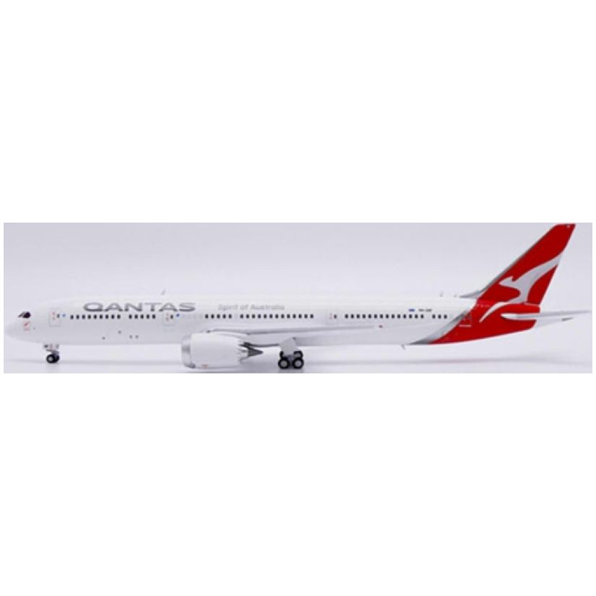 Boeing 787-9 Dreamliner Qantas VH-ZNF w/Antenna