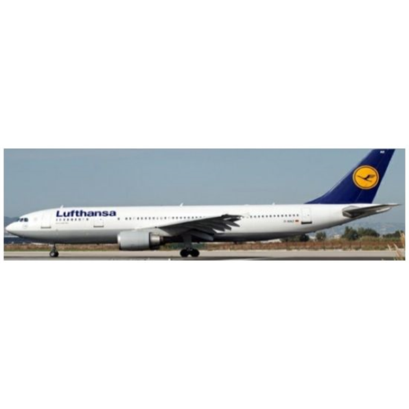 Airbus A300-600R Lufthansa D-AIAZ w/Antenna