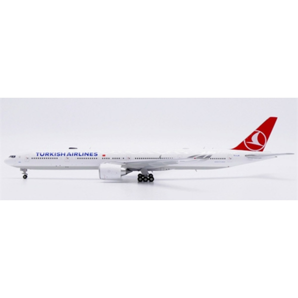 Boeing 777-300ER Turkish Airlines TC-LJK w/Antenna