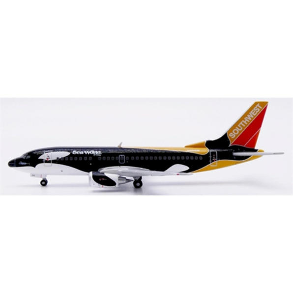 Boeing 737-500 Southwest Shamu Three Seaworld of Ohio N501SW w/Antenna
