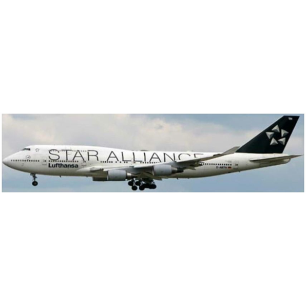 Boeing 747-400 Lufthansa Star Alliance D-ABTH w/Antenna Flaps Down