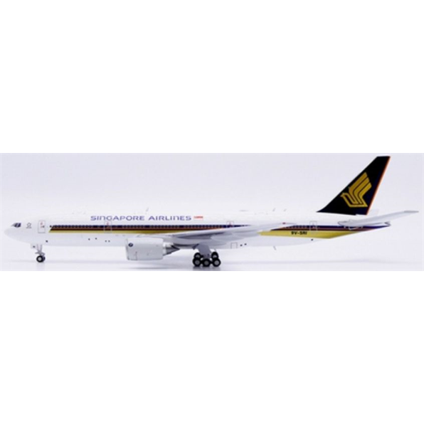 Boeing 777-200ER Singapore Airlines Small Titles 9V-SRI w/Antenna
