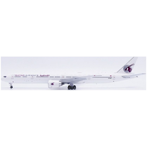 Boeing 777-300ER Qatar Airways All White A7-BOC w/Antenna