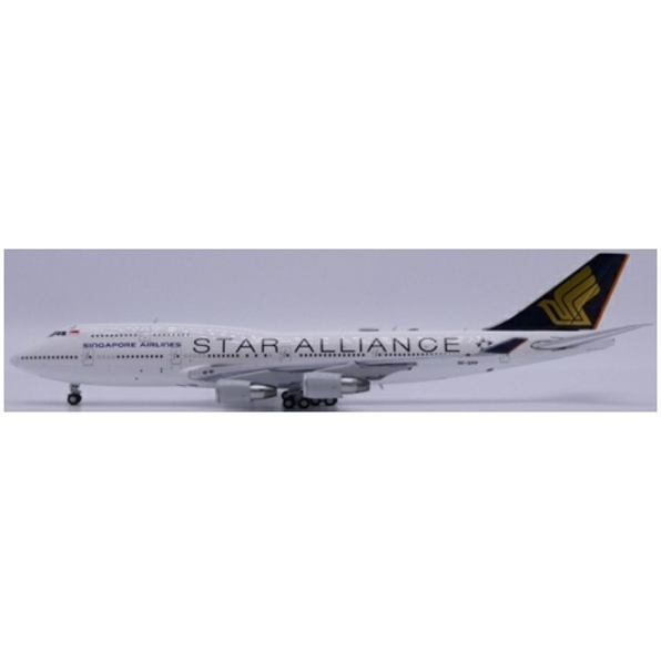Boeing 747-400 Singapore Airlines Star Alliance 9V-SPP w/Antenna