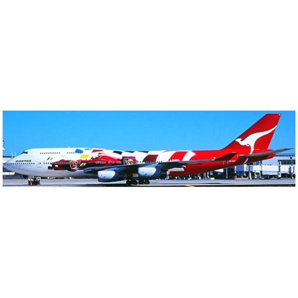 Boeing 747-400 Qantas Formula 1 VH-OJC Flaps Down w/Antenna