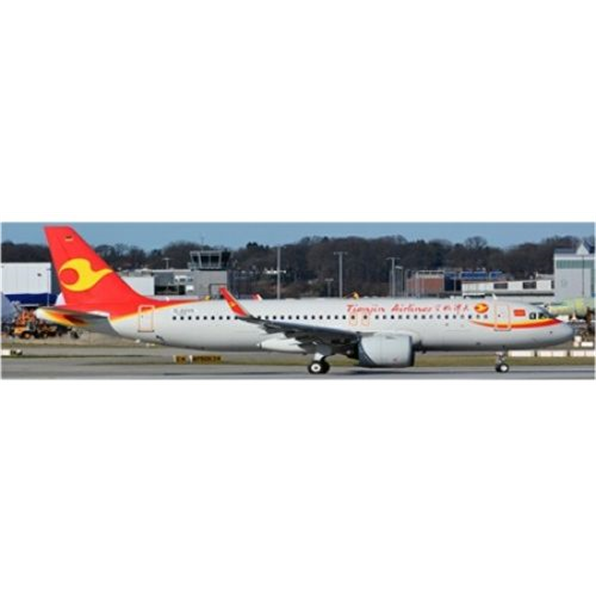 TIANJIN AIRLINES AIRBUS A320 NEO Reg B-8953 with antenna