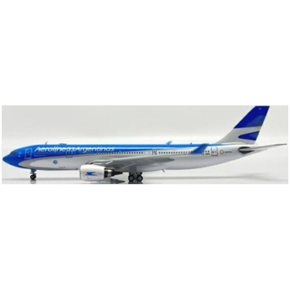 Airbus A330-200 Aerolineas Argentinas LV-GHQ w/Antenna