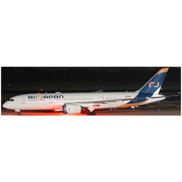 Boeing 787-8 Dreamliner Air Japan JA803A w/Antenna