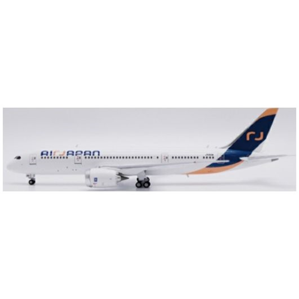 Boeing 787-8 Dreamliner Air Japan JA801A w/Antenna