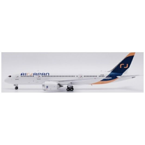 Boeing 787-8 Dreamliner Air Japan JA801A w/Antenna Flaps Down