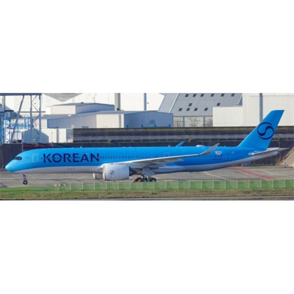 Airbus A350-900XWB Korean Air NC HL8746 w/Antenna