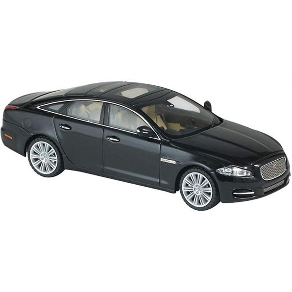 Jaguar XJ - Amethist Black