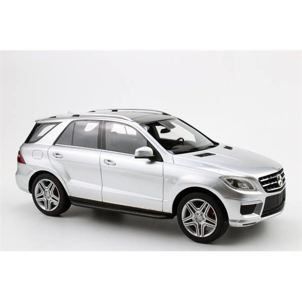 Mercedes ML63 - Silver