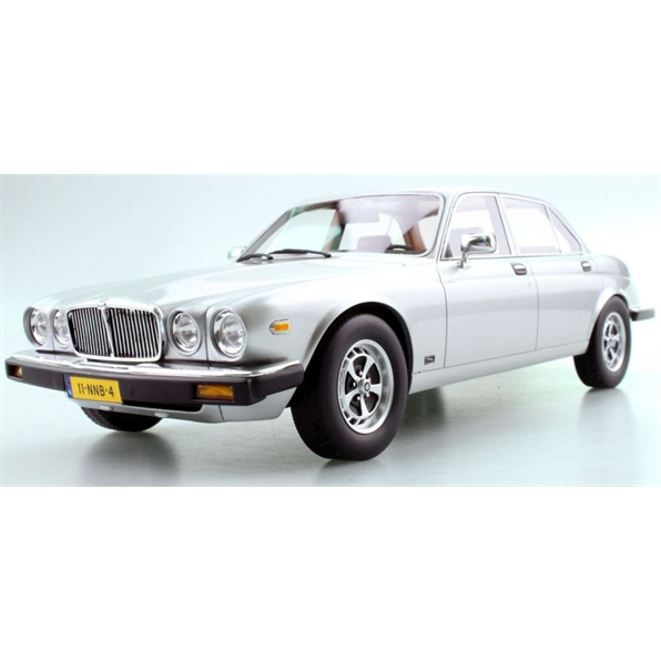 Jaguar XJ6 1982 , Silver