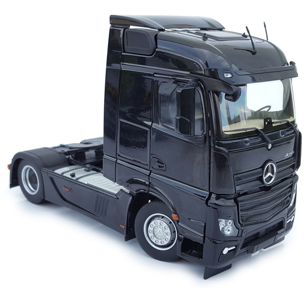 Mercedes Benz Actros Streamspace 4x2 Black