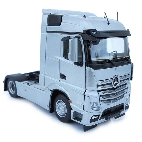 Mercedes Benz Actros Streamspace 4x2 Silver